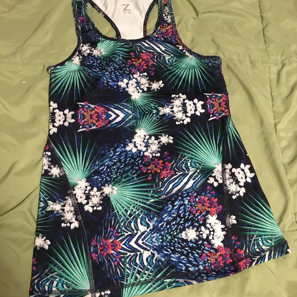 Beautiful comfy zella workout top